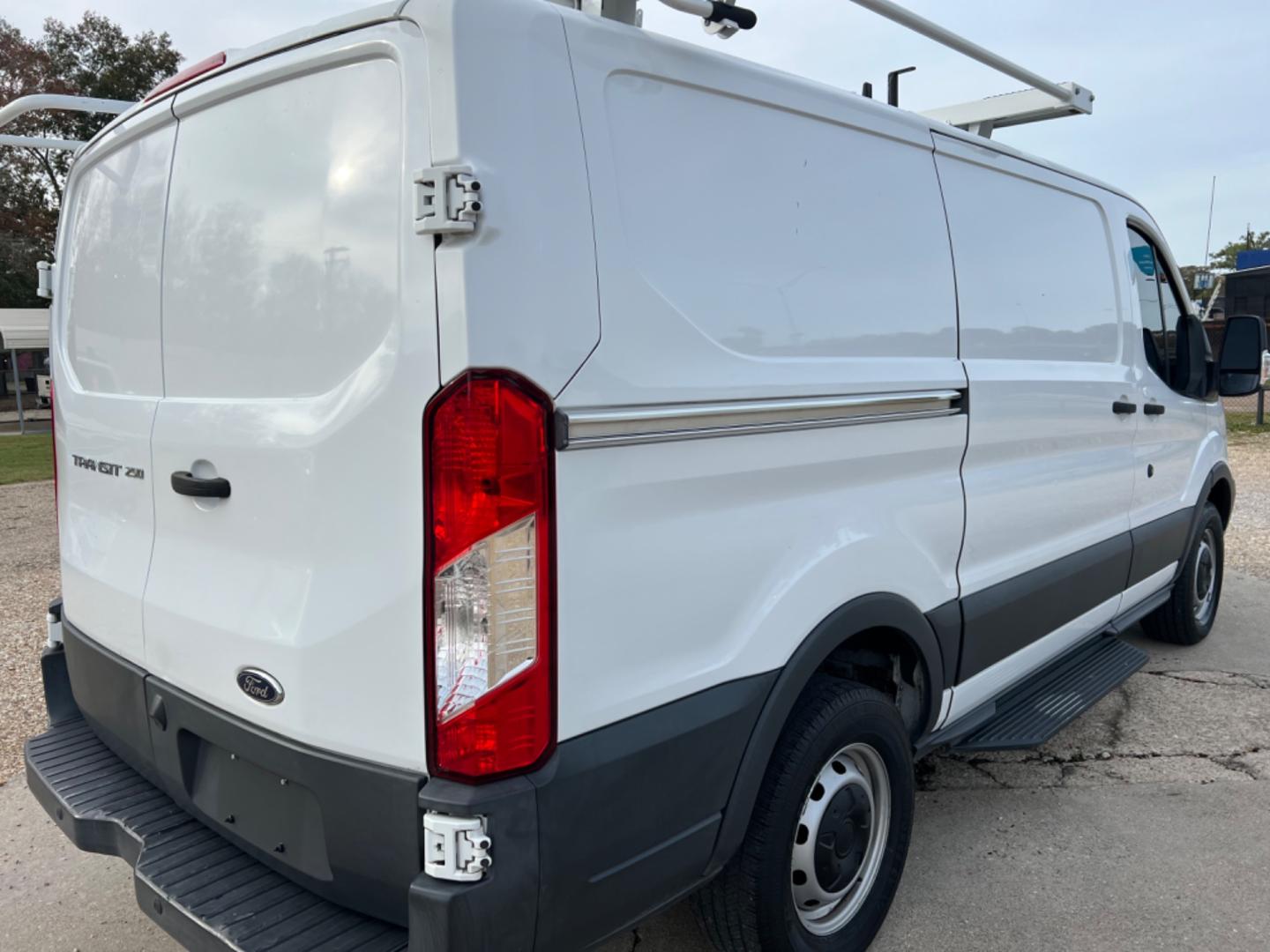 2017 White /Gray Ford Transit (1FTYR1YM0HK) with an 3.7 V6 engine, Automatic transmission, located at 4520 Airline Hwy, Baton Rouge, LA, 70805, (225) 357-1497, 30.509325, -91.145432 - 2017 Ford Transit 250 146K Miles, 3.7 V6 , Power Windows, Locks & Mirrors, Cold A/C, Tinted Windows, Kargo Master Ladder Rack. NO IN HOUSE FINANCING. FOR INFO PLEASE CONTACT JEFF AT 225 357-1497 CHECK OUT OUR A+ RATING WITH THE BETTER BUSINESS BUREAU WE HAVE BEEN A FAMILY OWNED AND OPERATED BUSINES - Photo#5